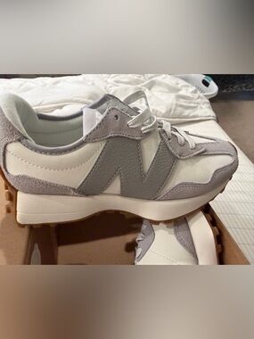 Brand New 
New Balance Black & White 327 Lifestyle Sneakers Box Label